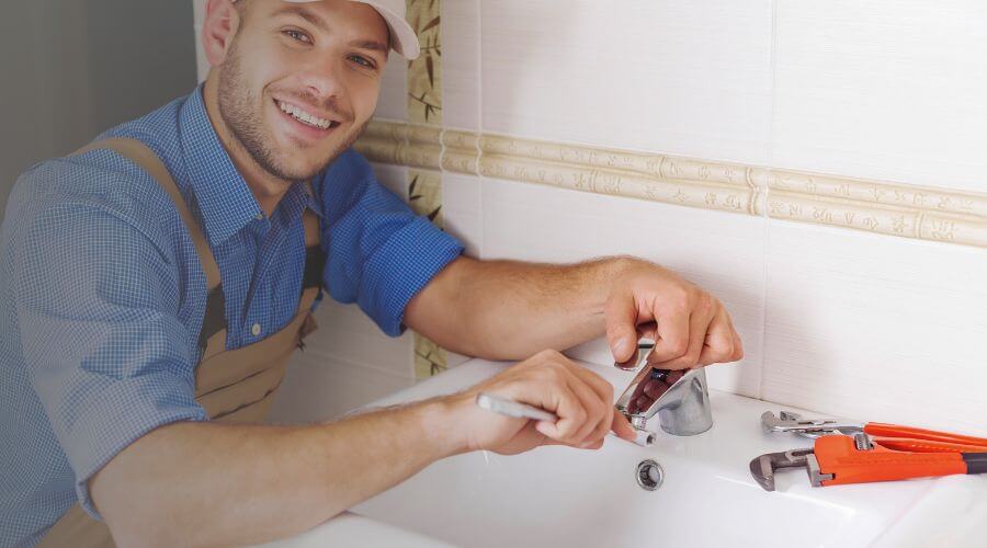 Local tankless water heater installation in Muscatine, IA